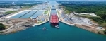 O Canal do Panamá é uma rota de navegação interoceânica entre o Mar do Caribe e o Oceano Pacífico que cruza o istmo do Panamá em seu ponto mais estreito, cuja extensão é de 82 km..  Ciudad de Panama - PANAM�