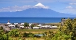 O lago Llanquihue corresponde ao segundo maior lago do Chile, depois do lago General Carrera, com uma área de 860 km²..  Puerto Varas - CHILE