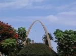 O arco parabólico é um monumento localizado no Centro Cívico da cidade de Tacna, foi inaugurado em 28 de agosto de 1959.  Tacna - PERU