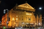 O Teatro Colón é uma casa de ópera na cidade de Buenos Aires. Devido ao seu tamanho, acústica e trajetória, é considerado um dos cinco melhores do mundo..  Buenos Aires - ARGENTINA