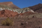 O Vale do Arco-Íris fica a 90 km de San Pedro de Atacama, seu nome é devido às tonalidades das colinas circundantes.  San Pedro de Atacama - CHILE