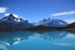 Lago Pehoé é um lago localizado dentro do Parque Nacional Torres del Paine.  Torres del Paine - CHILE