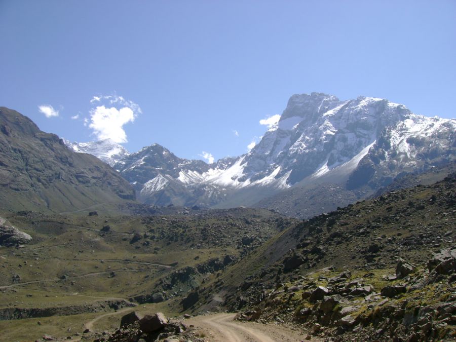 O Vale das Areias fica no final do caix�o de Maipo, muito perto da fronteira com a Argentina. Ele est� localizado a 2500 metros acima do n�vel do mar e � cercado por montanhas San Jose de Maipo, CHILE