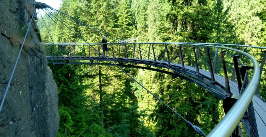 A Ponte Suspensa Capilano atravessa o rio Capilano no distrito de North Vancouver, em Vancouver, British Columbia, Canad�. Vancouver, CANADÁ