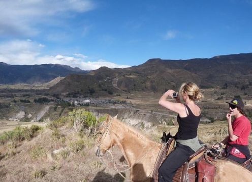 Tour de uma noite: Cañón del Colca, que inclui montar um caballo desde Arequipa. Arequipa, PERU