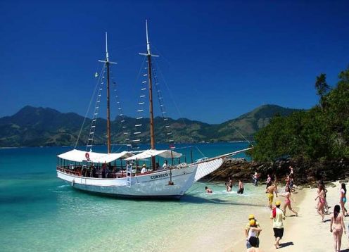 Visita a Arraial Do Cabo, com passeio de barco com almoço. Bzios, BRASIL