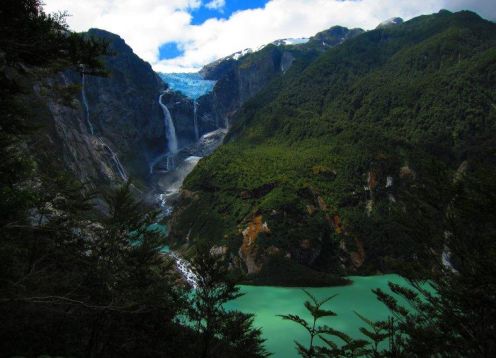 Queulat Hanging Glacier, 