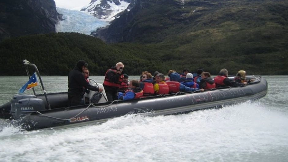 NavegaÃ§Ã£o no Zodiac para o Glaciar Serrano e Torres del Paine, Puerto Natales, CHILE