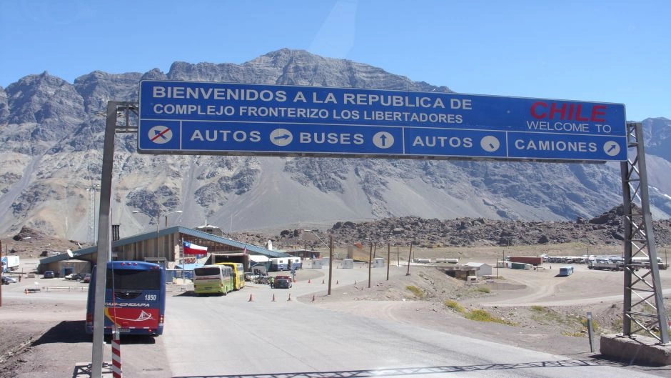 TRANSFERÃNCIA MENDOZA - SANTIAGO, Mendoza, ARGENTINA