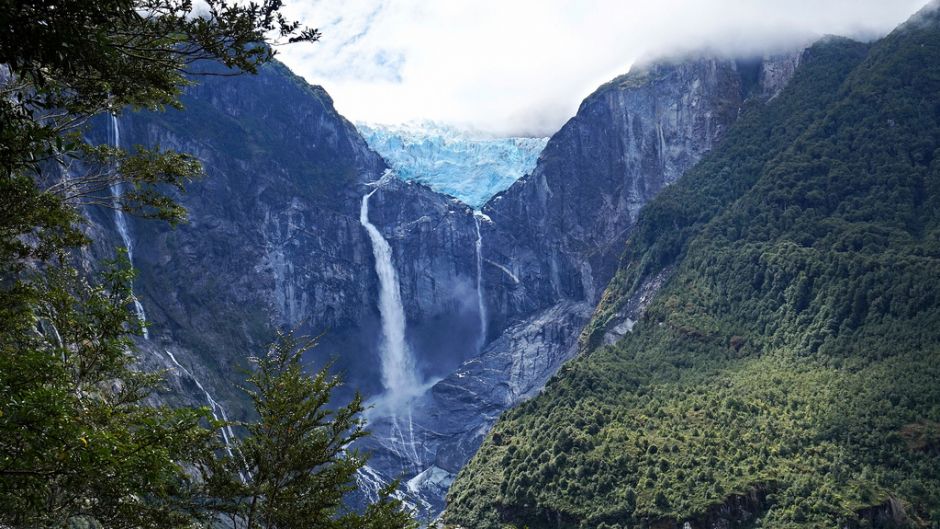 Queulat Hanging Glacier, Coyhaique, CHILE