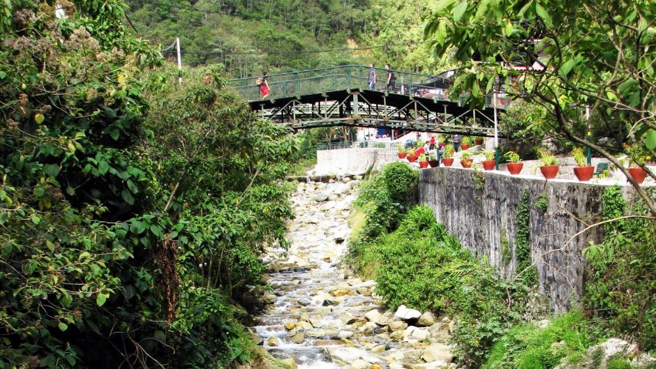 BUS AGUAS CALIENTES / MACHU PICCHU / AGUAS CALIENTES, Cusco, PERU