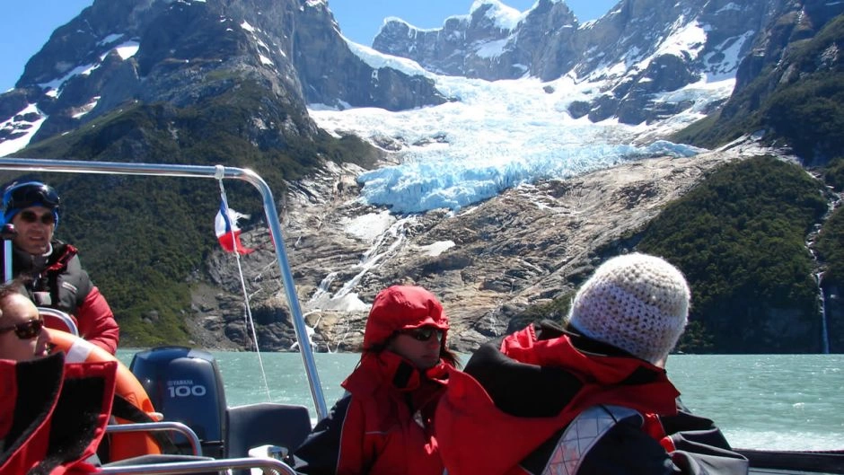 NAVEGACAO GLACIARES BALMACEDA E SERRANO, Puerto Natales, CHILE